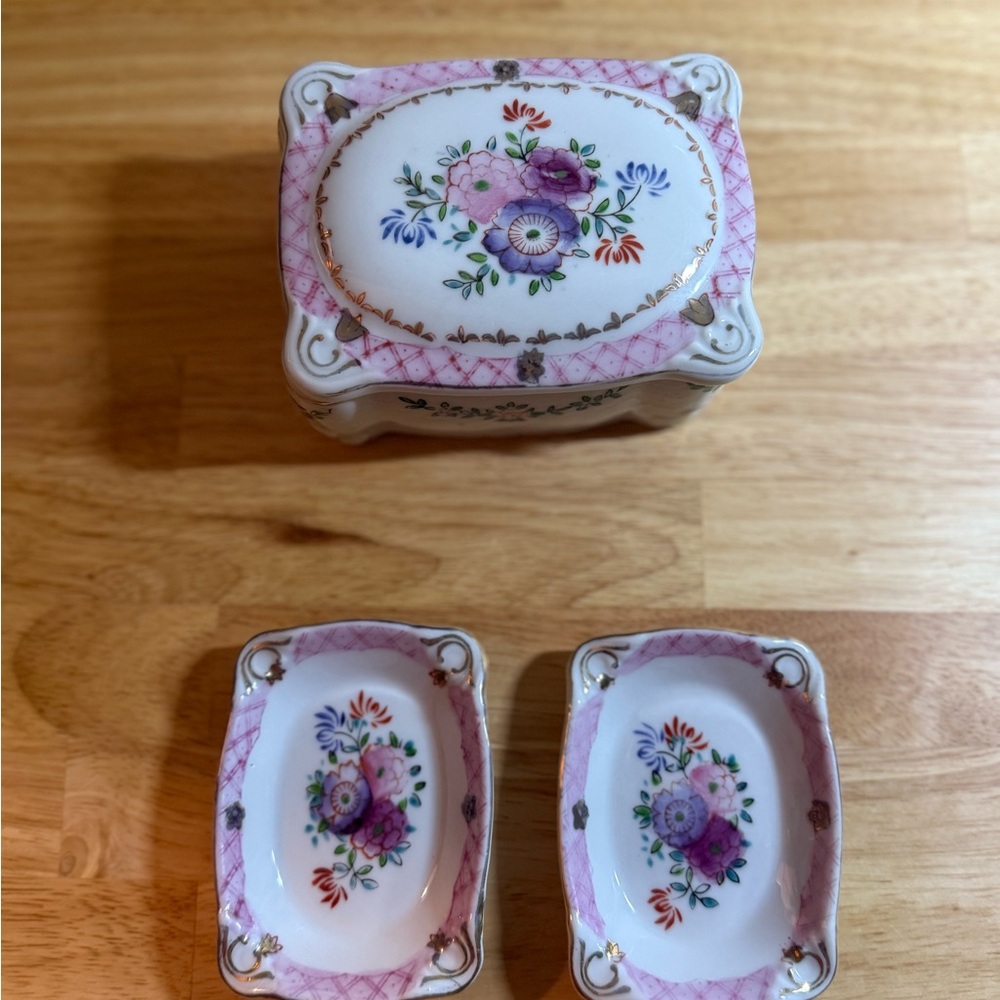 Occupied Japan Handpainted Porcelain Trinket Box with Matching Set of Ashtrays